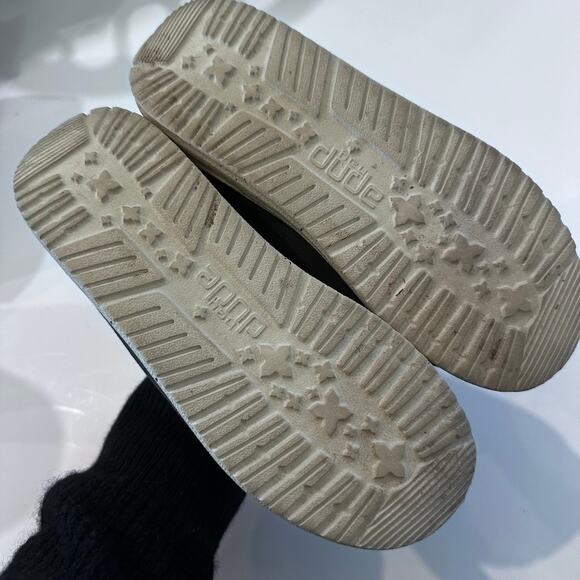 HEYDUDE YOUTH WALLY WASHED CANVAS SHOES
Black size 3 - Picture 5 of 7